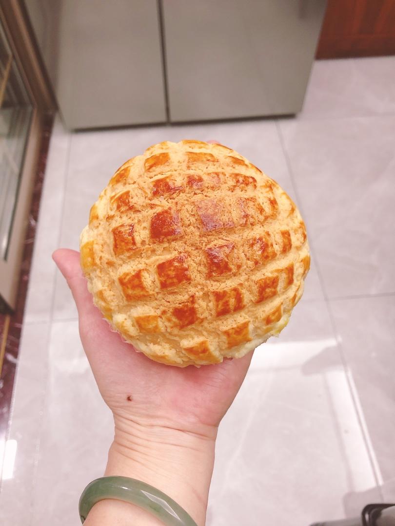 好吃到炸裂的港式菠萝包（附带制作酥皮的小视频）