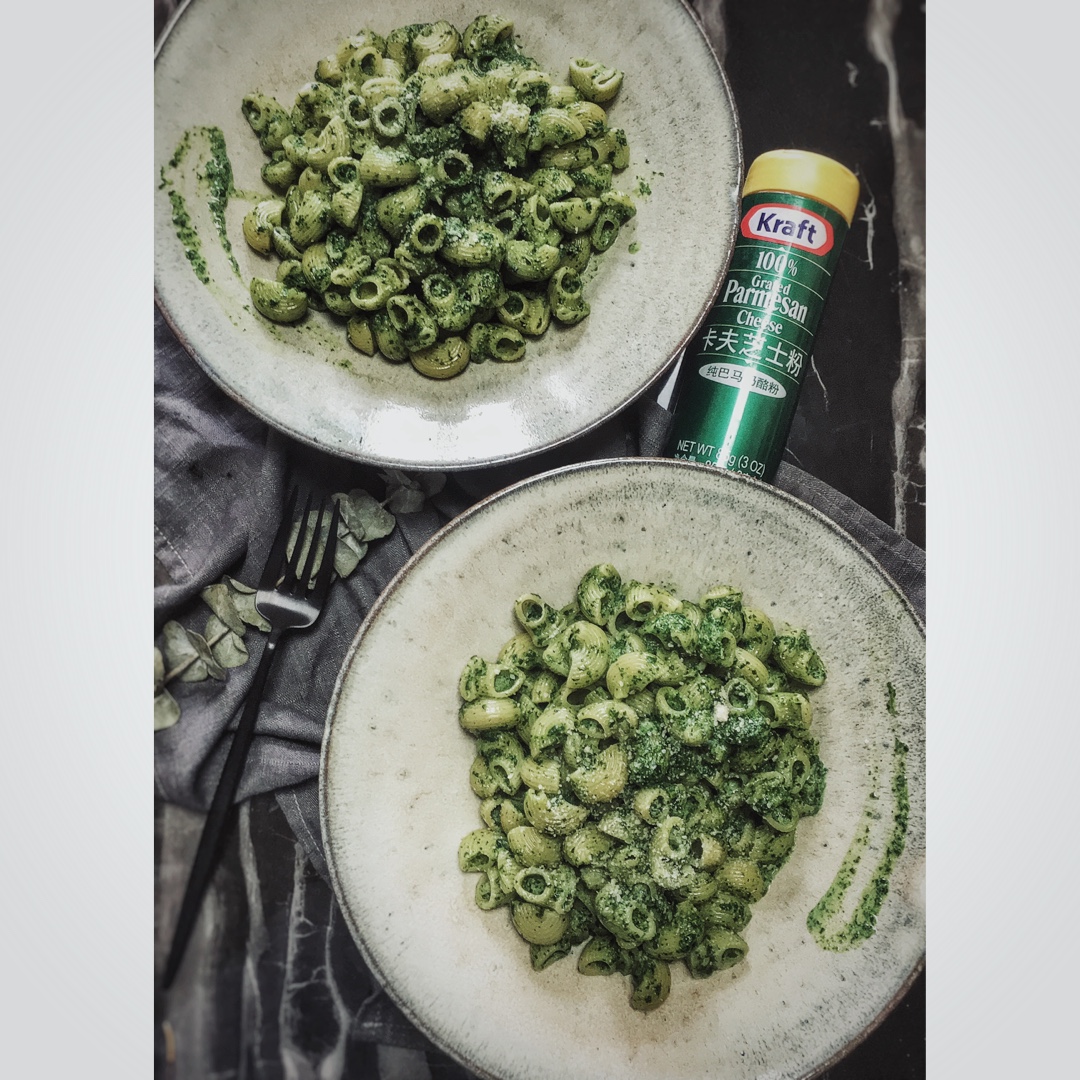 奶油菠菜青酱意大利面