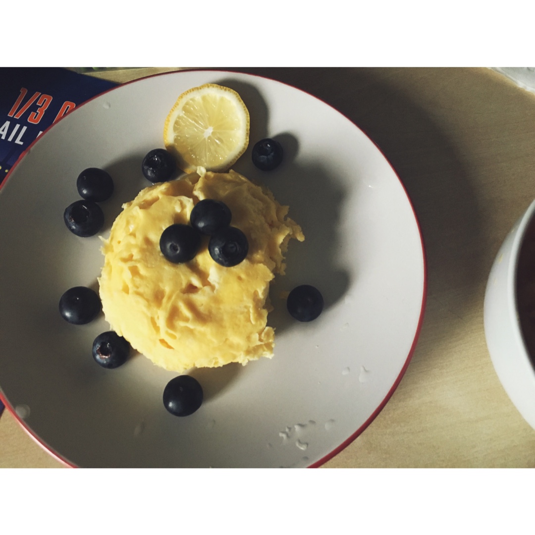 懒人食|1分钟微波炉柠檬酸奶小蛋糕（无油低脂版）