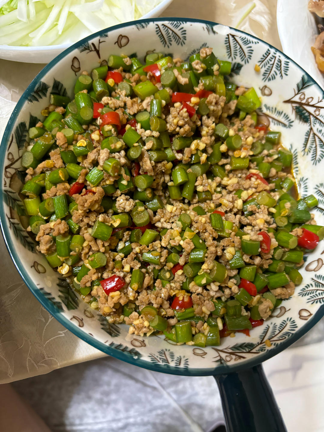 蒜苔炒肉末，三碗米饭都不够吃