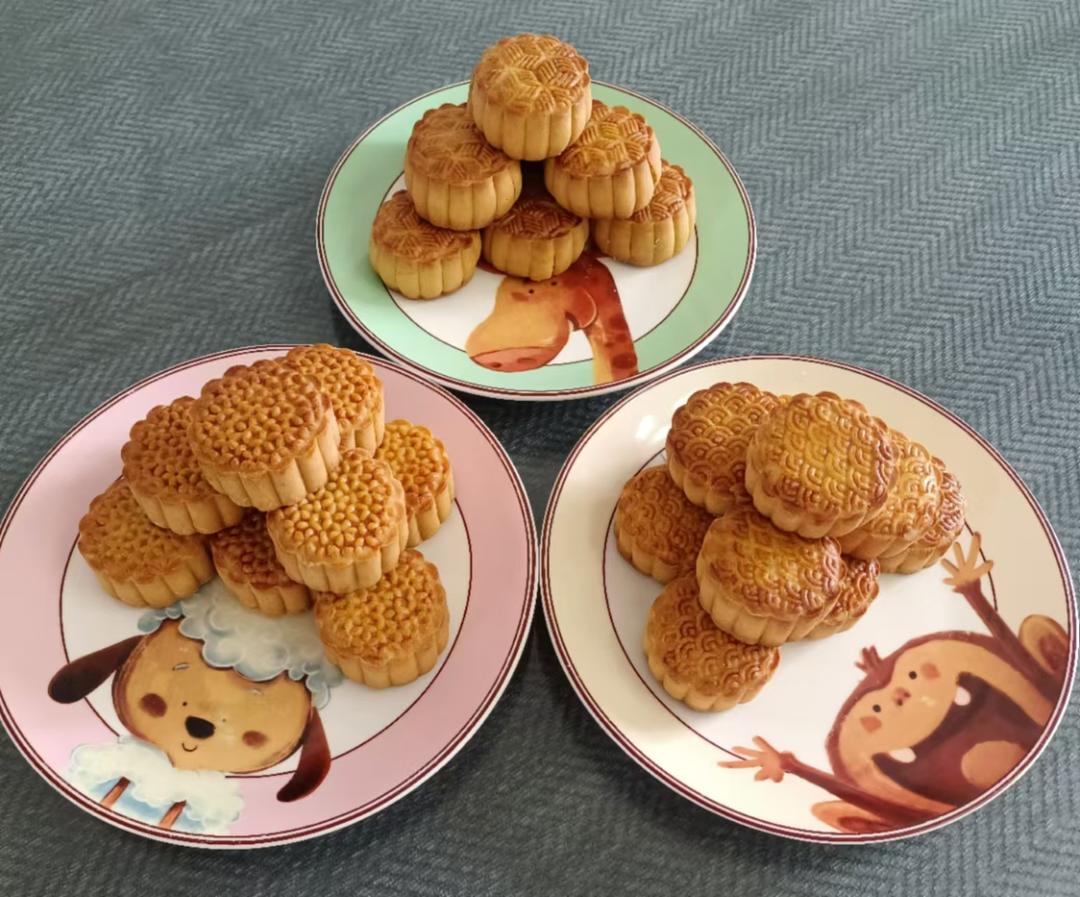 广式月饼—蛋黄莲蓉月饼