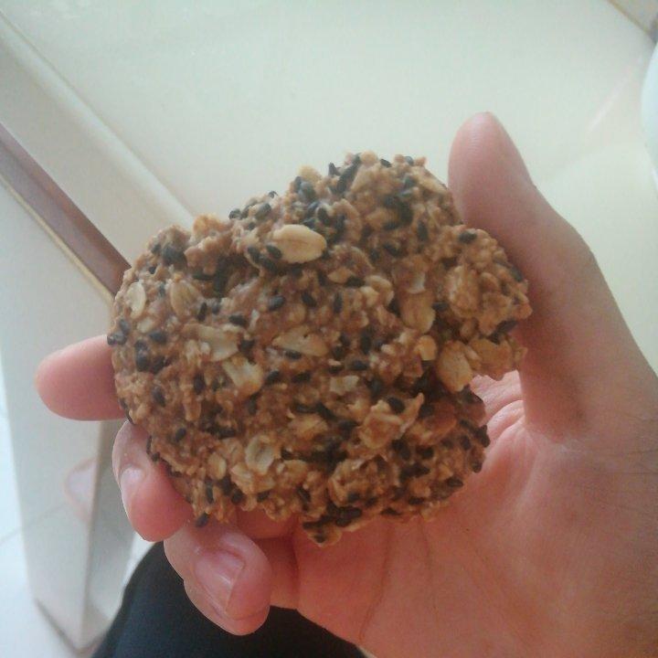 素食:有机燕麦芝麻大饼干