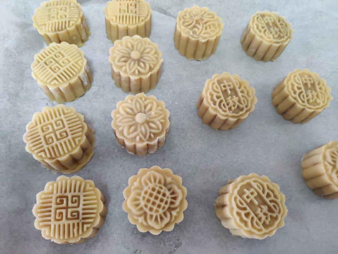 广式月饼—蛋黄莲蓉月饼