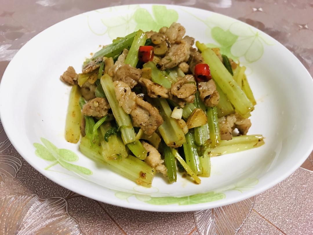 芹菜炒肉