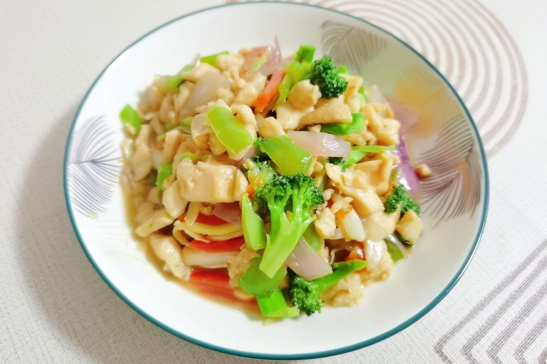 杂蔬炒鸡肉