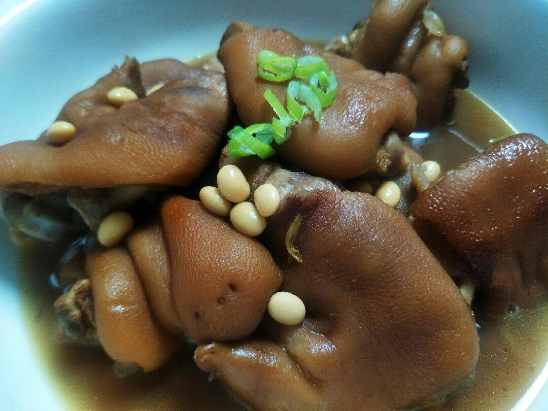 流口水的黄豆炖猪蹄