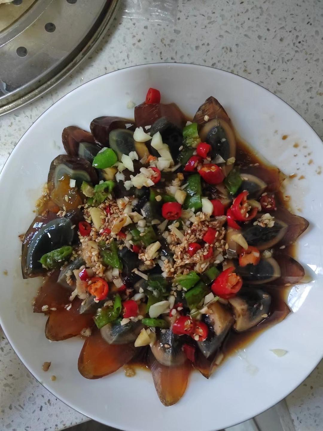 我妈最拿手的拌皮蛋！不好吃来找我