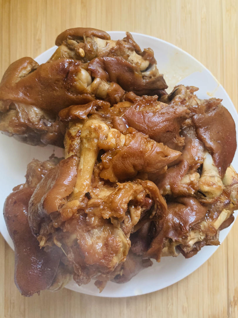 伊伊的碎碎念做的酱猪蹄