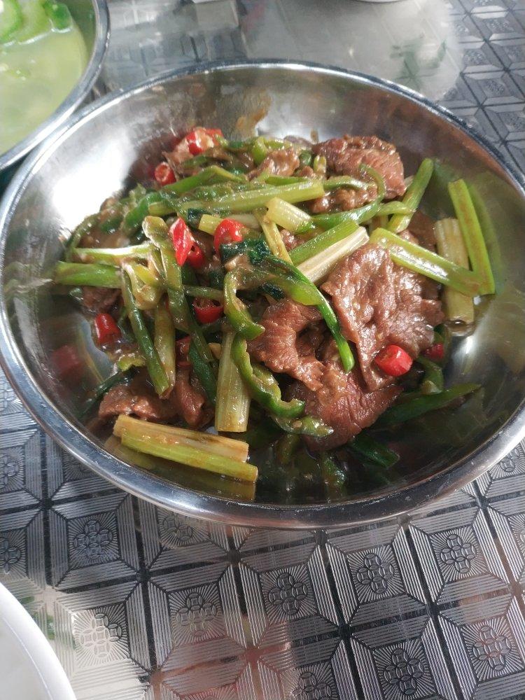 小炒牛肉（肉嫩味香）