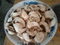 肉包子蘑菇豆芽汤的做法 步骤5