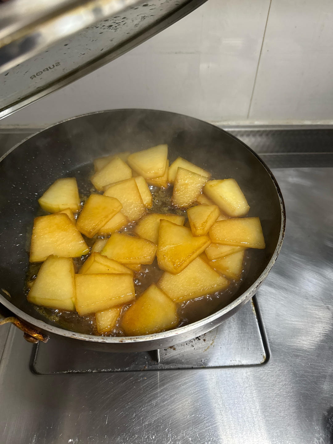 红烧冬瓜最完美做法，不加一滴水，瞬间秒杀红烧肉