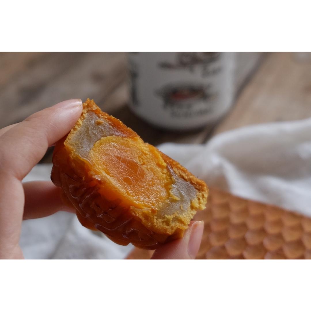 广式月饼——蛋黄莲蓉月饼