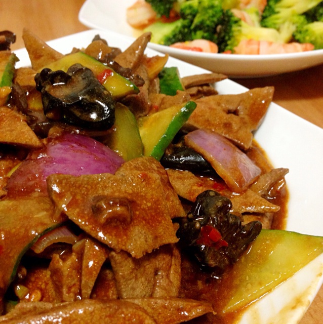 家常菜 溜肝尖 烟影斜阳做的溜肝尖 赞 猪肝,黄瓜,木耳,蒜,葱姜末