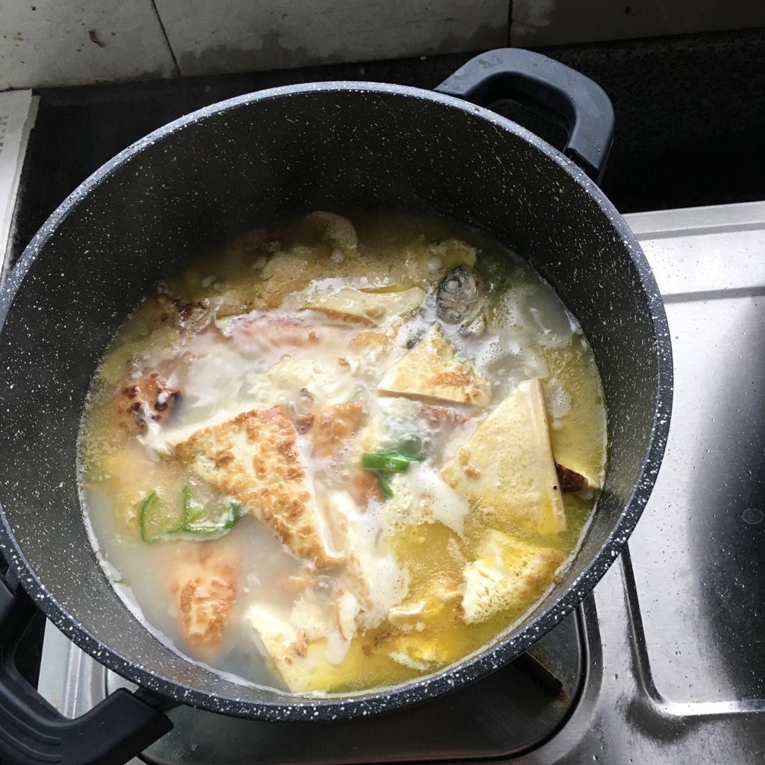 鲫鱼豆腐汤