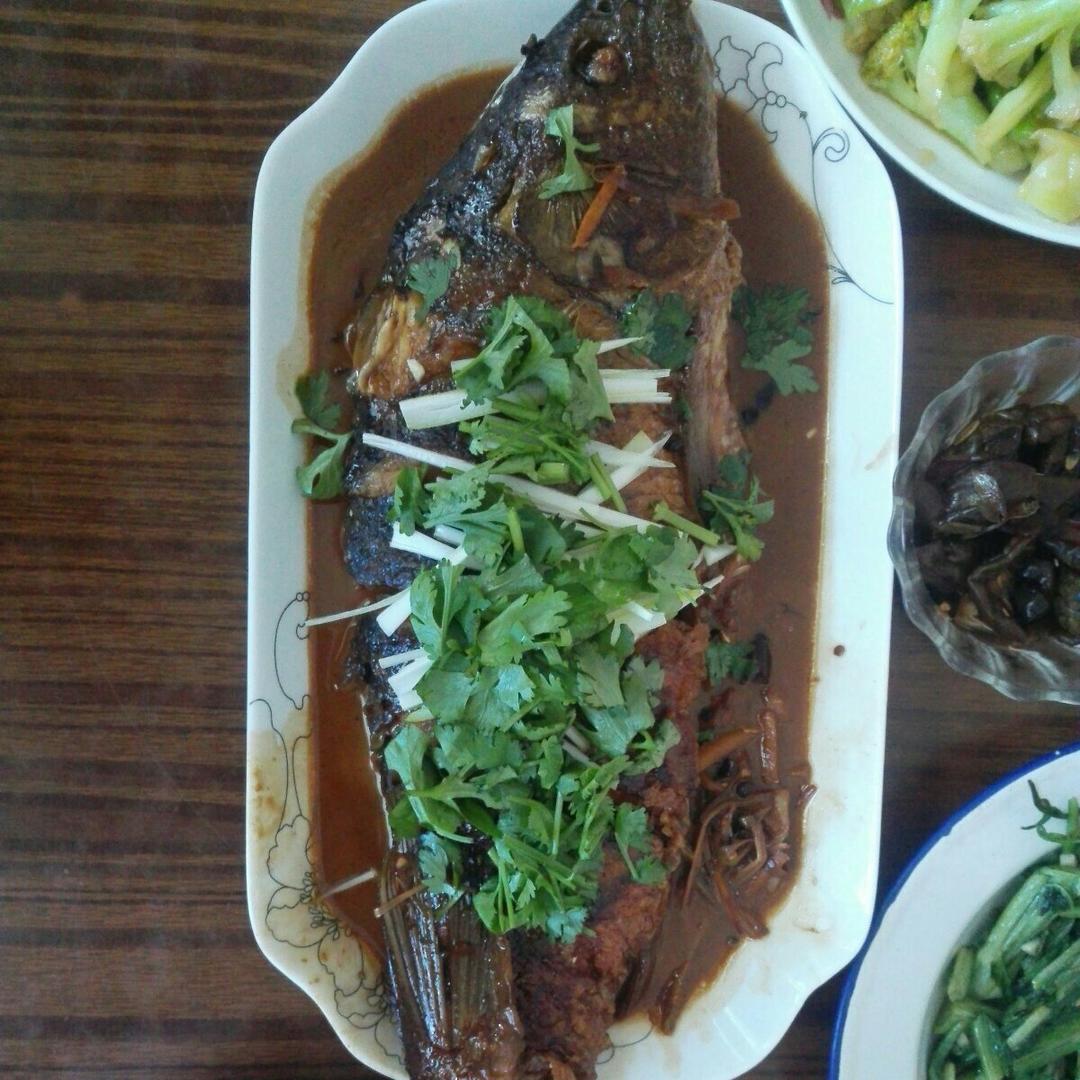 红烧鲤鱼