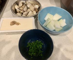 白贝冬瓜豆腐汤的做法 步骤1