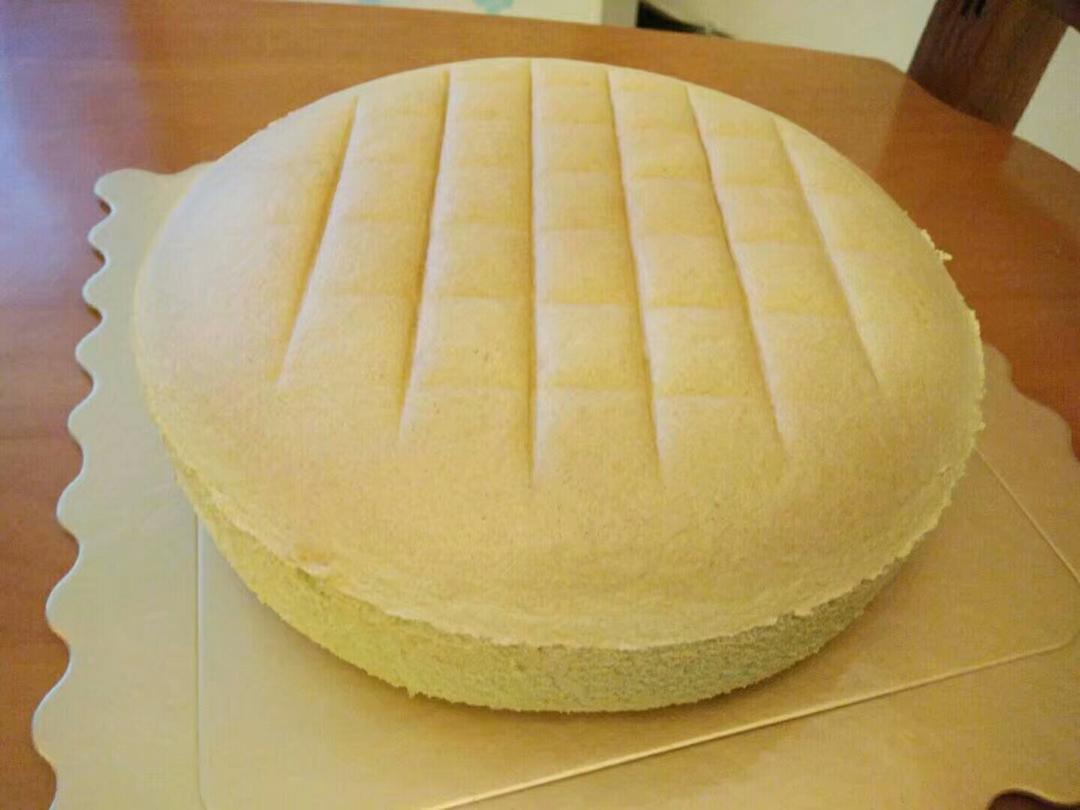 六、八、十寸戚风蛋糕
不回缩 不收腰