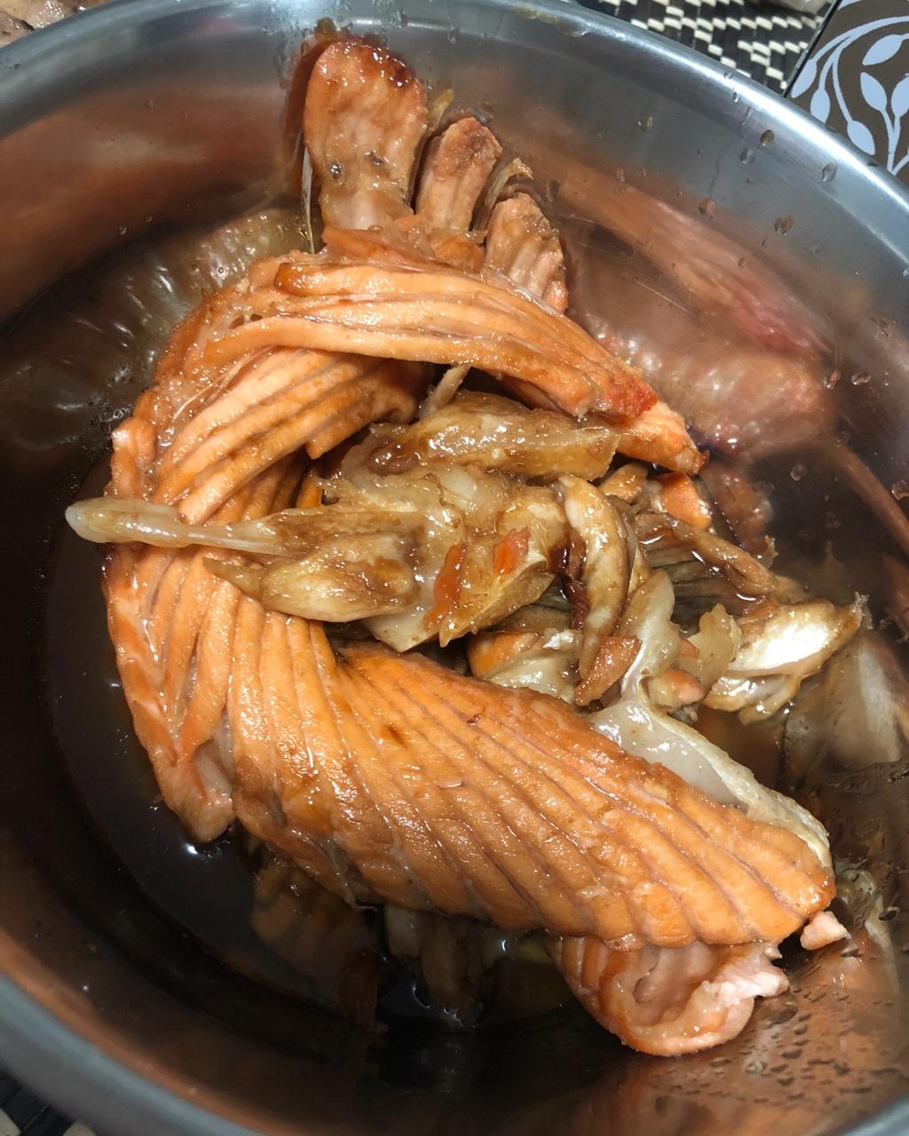 煎焗三文鱼骨