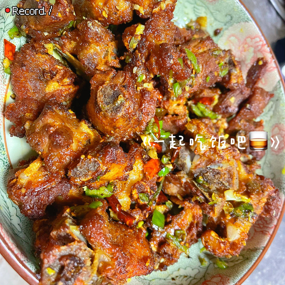 完美复刻中餐厅38块钱一份的椒盐排骨，骨香肉烂，好吃到吮手指