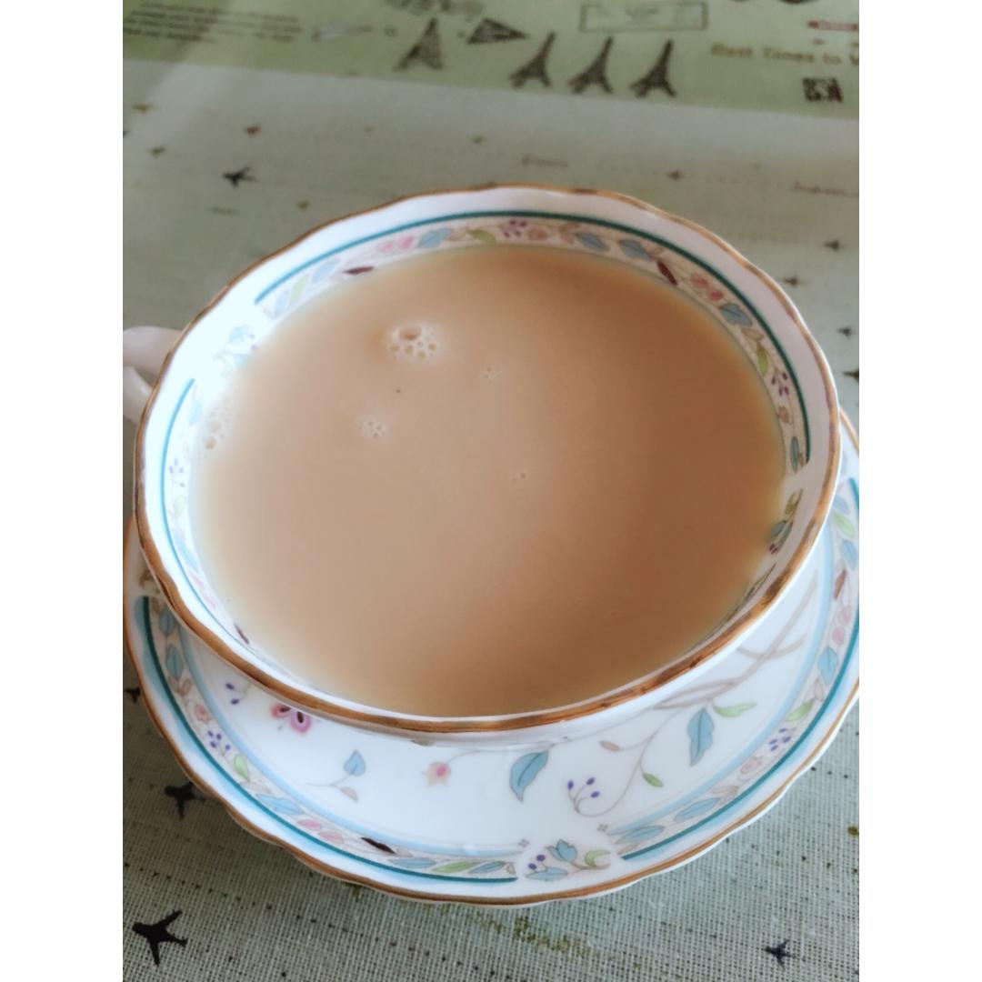 浓浓的锅煮奶茶