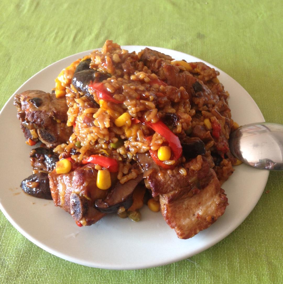 喷香排骨焖饭（爆好吃）