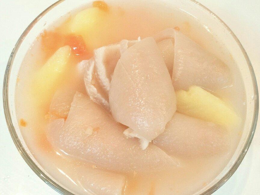 花生眉豆木耳鸡脚猪皮汤