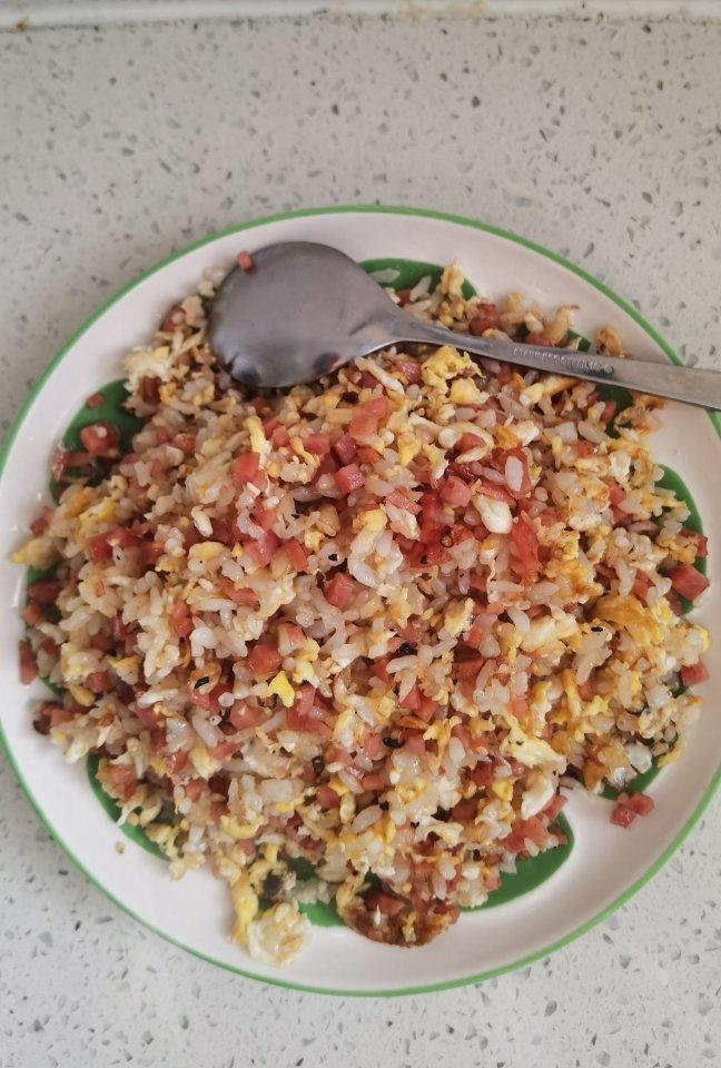 好吃到停不下来的酱油蛋炒饭