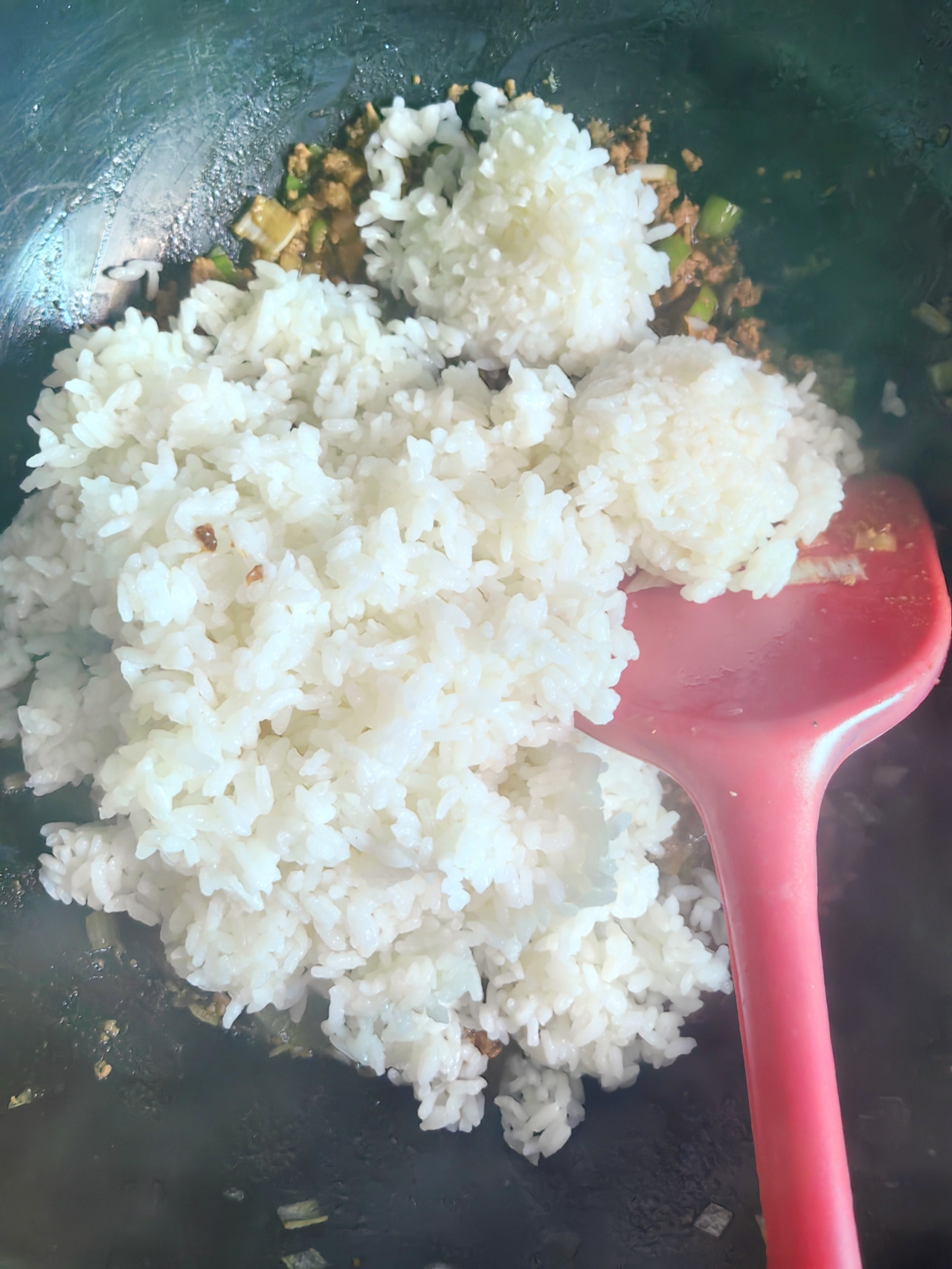 家里有大米就可以吃到香喷喷的猪肉大葱烧麦的做法 步骤9