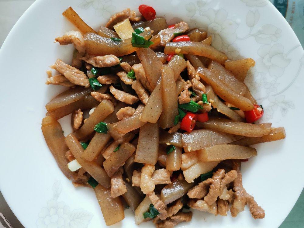 嘉人沦现做的魔芋炒肉