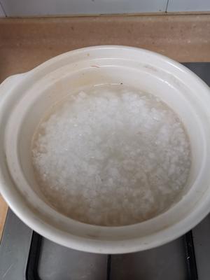 瑶柱虾砂锅粥的做法 步骤3