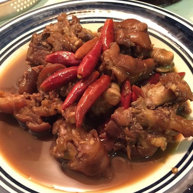 麻辣猪蹄的做法