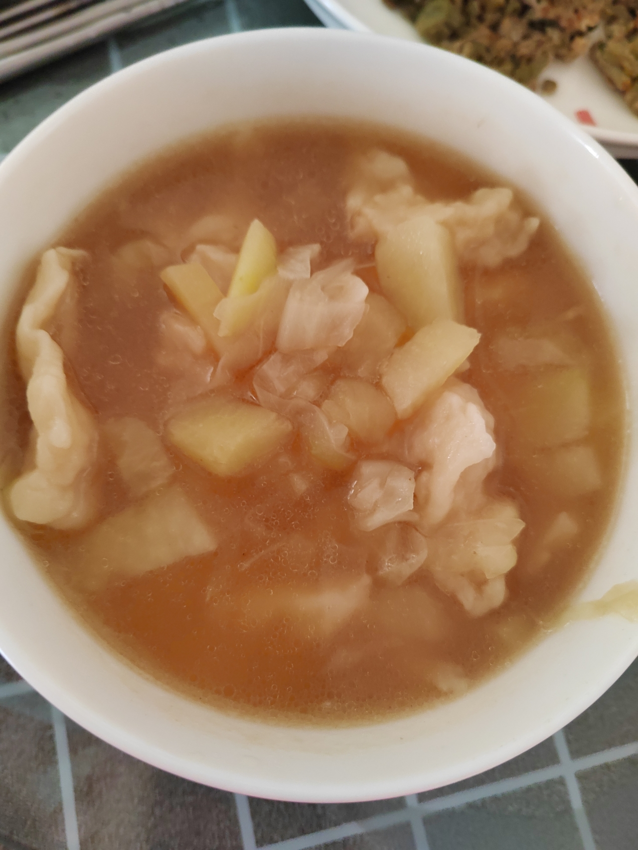 土豆蛤蜊肉疙瘩汤