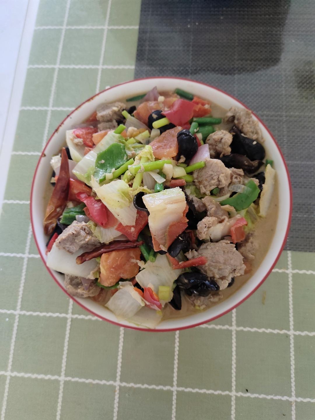 新疆过油肉拌面
