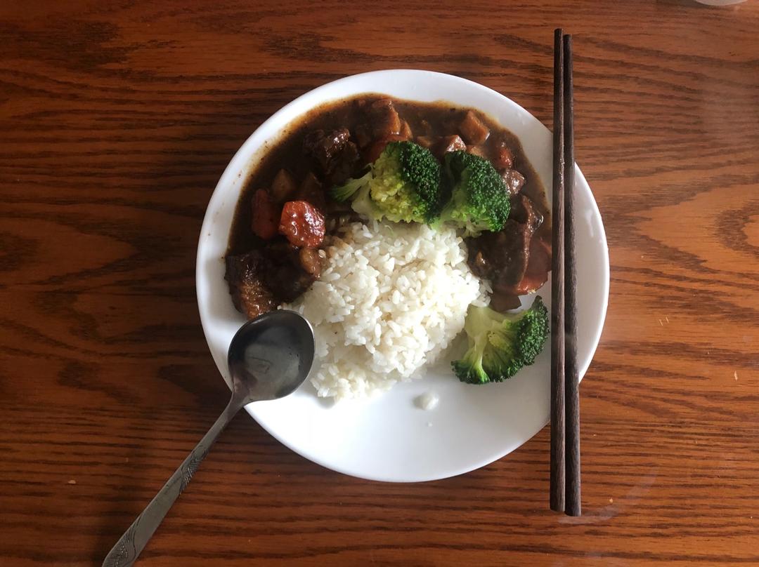 秘制黑胡椒煲牛腩