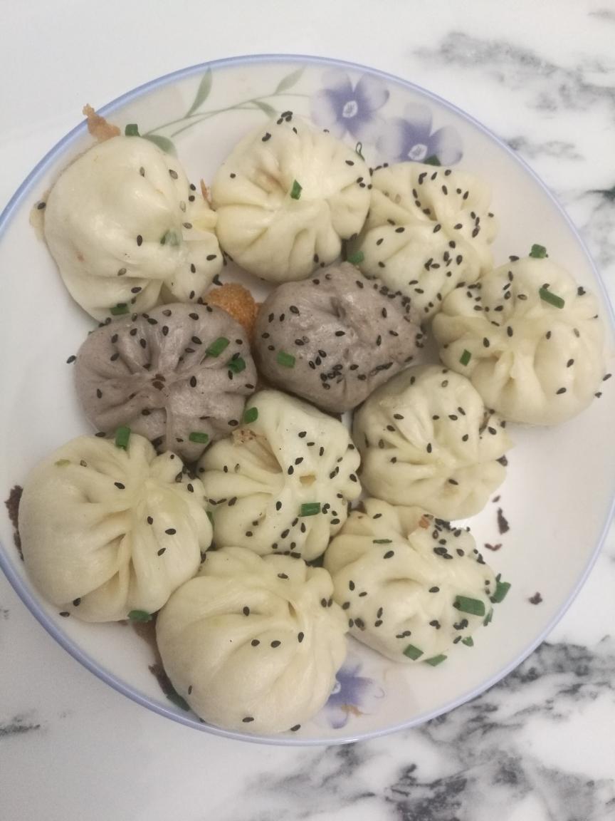 鲜虾生煎包的做法