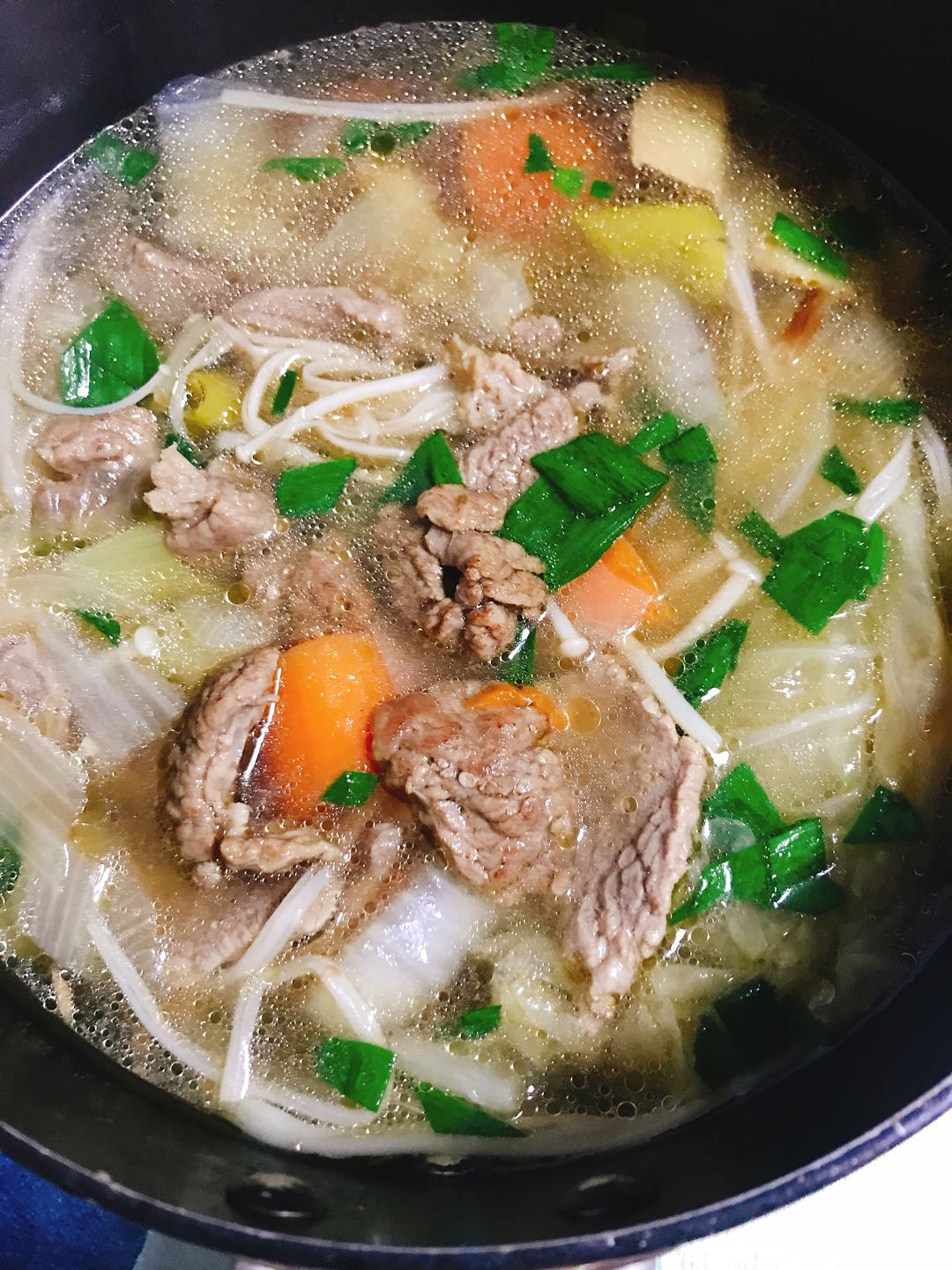 暖冬特色单人牛肉小火锅