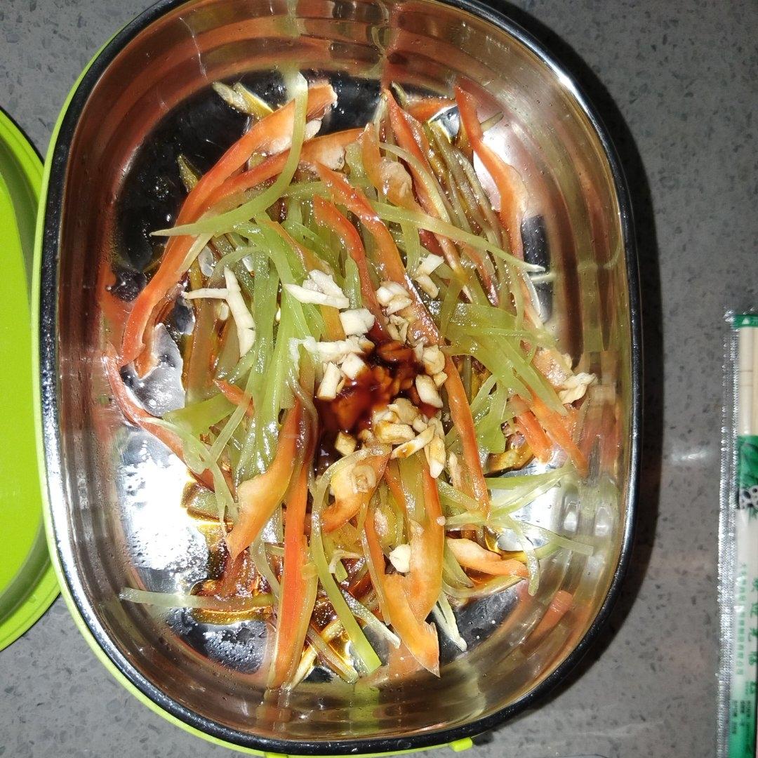 凉拌莴笋丝，千万别焯水，这样做更爽脆