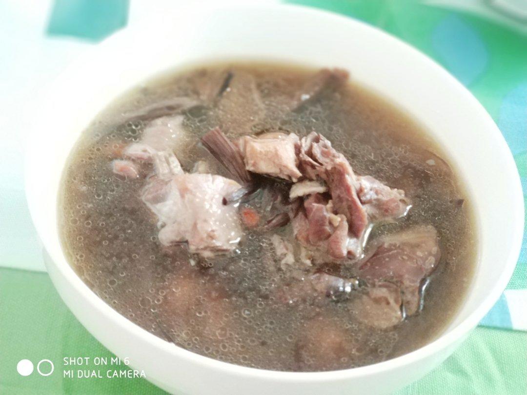 茶树菇无花果炖鸡汤