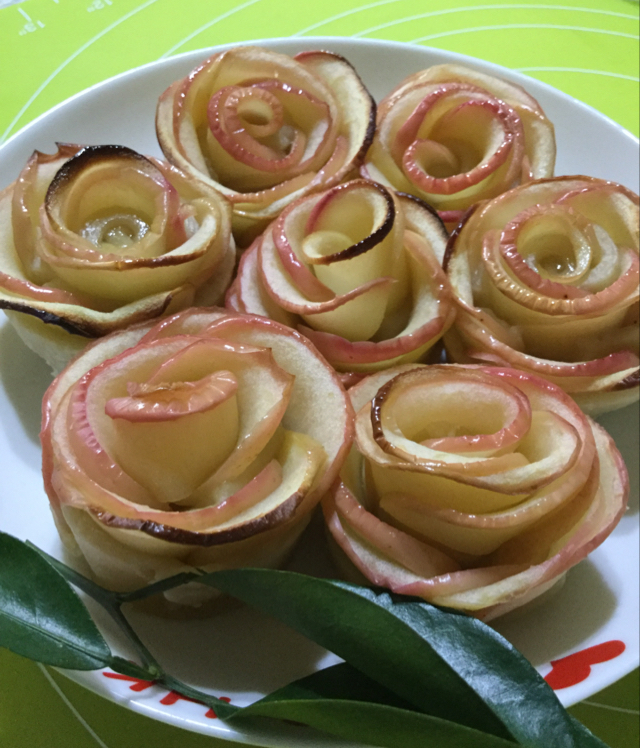 烤玫瑰苹果花