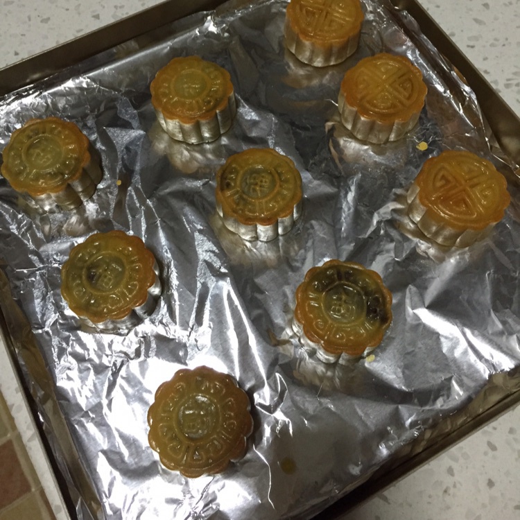 广式月饼——蛋黄莲蓉月饼