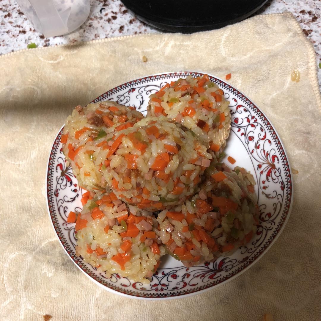 小盆友超爱的肉松饭团子