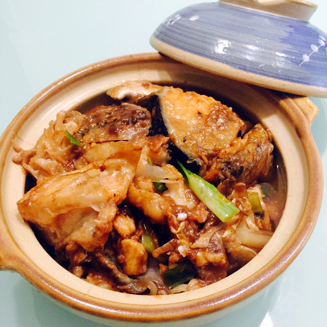 啫啫三文鱼头煲
