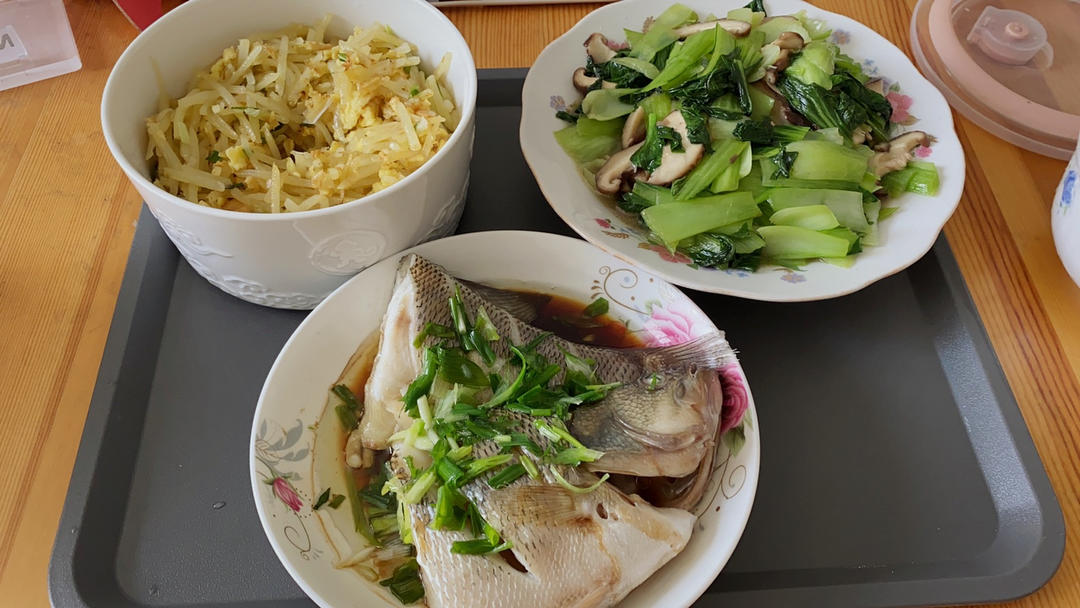 清蒸鲈鱼