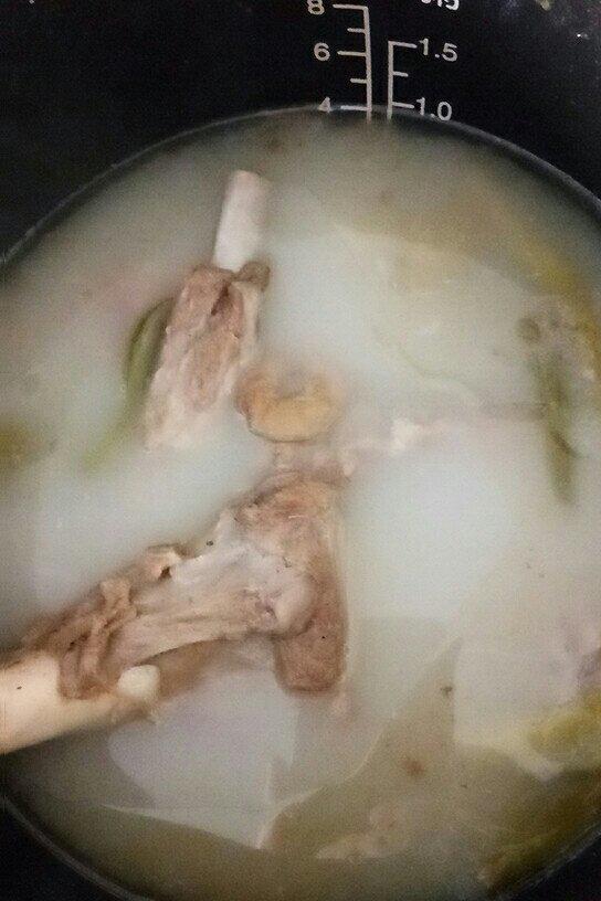 清炖羊肉汤