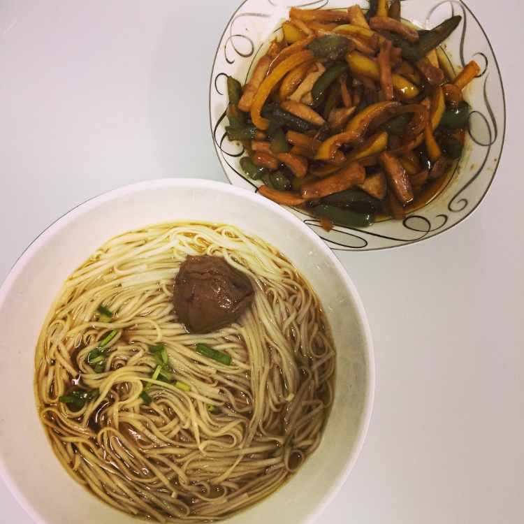 青椒素炒杏鲍菇