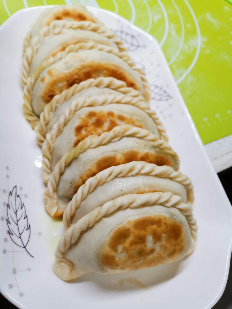 韭菜盒子（附锁边视频，超级详细版）