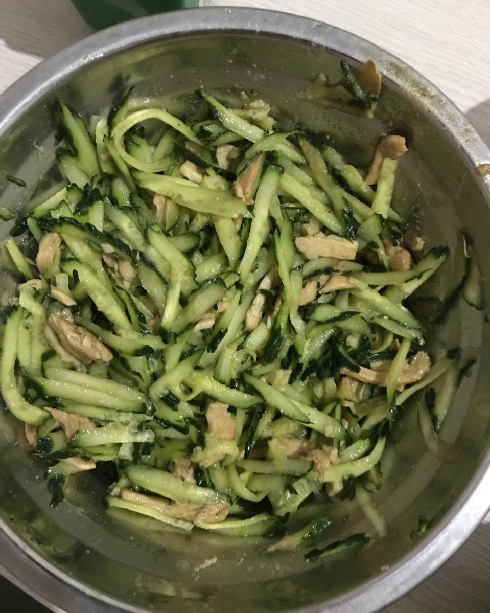 黄瓜拌鸡胸肉