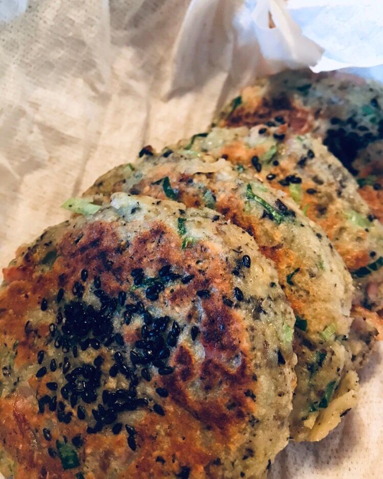 人见人爱好吃香喷喷的豆渣饼🤭🤭🤭