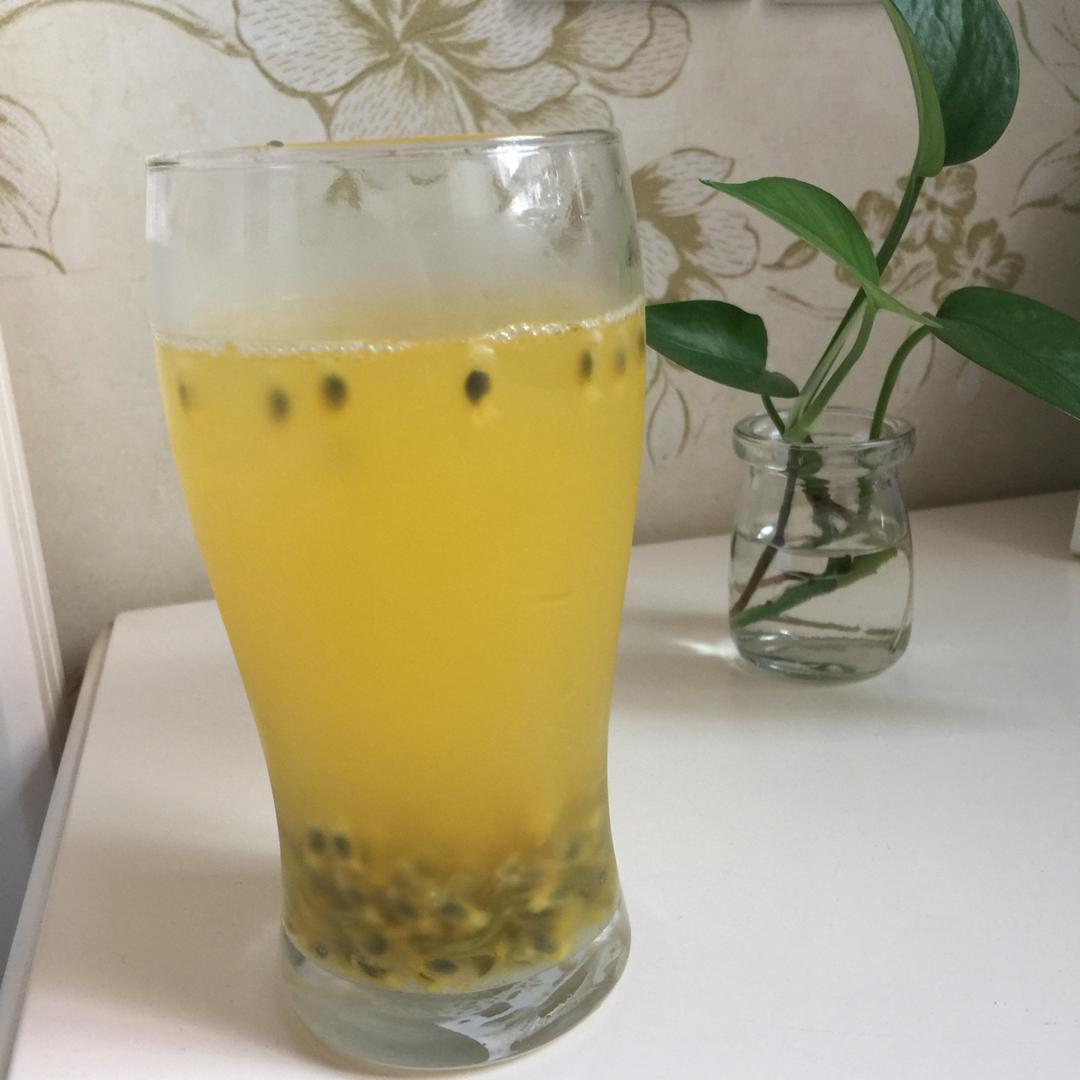 百香果的朴素吃法（百香果汁）