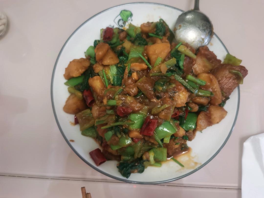 特色土豆烩小白菜
